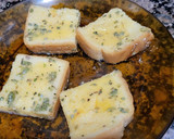 Foto del paso 2 de la receta: Mini torrijas al horno con aguacate