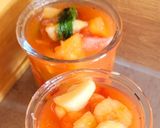 صورة لخطوة 2 من وصفة سلاطة فواكه صيفية منعشة 🌞🍎🍌🥝🍍🍏🍓