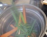 Foto del paso 3 de la receta: Lubina con verduras salteadas