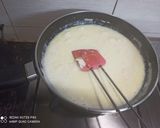 A picture of step 3 of Shahi khoya makhane.