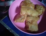 Foto langkah ke 4 dari resep Martabak telur mie pedas.
