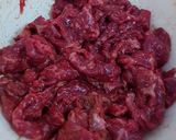 A picture of step 2 of Beef Udon Noodles Soup.
