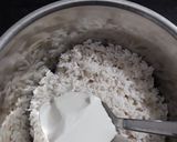 A picture of step 3 of Veg Rice Uttapam.