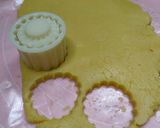 Foto langkah ke 3 dari resep Strawberry Cookies (1023).