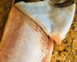 Foto del paso 1 de la receta: Tártara de Salmón al Mango con chicharrón de Salmón