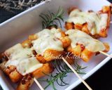 Hình bước làm 8 của món Bánh gạo cay nướng phô mai