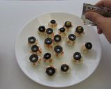 Foto del paso 3 de la receta: Ojos de queso