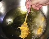A picture of step 6 of Crispy potato pakore.