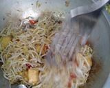 A picture of step 5 of Tumis tauge.