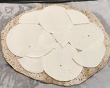 Foto del paso 1 de la receta: Pizza 4 Quesos blanca