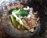 Foto langkah ke 1 dari resep Buncis bakso saus tiram.