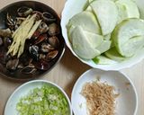 蛤蠣絲瓜湯的食譜步驟1照片