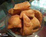 A picture of step 3 of Mandazi.