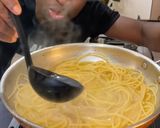 Foto del passaggio 13 della ricetta Spaghetti alle vongole
