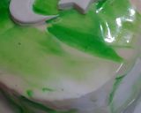 A picture of step 6 of Heart shape Marble cake Green & white.