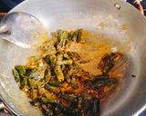 A picture of step 5 of BHINDI Masala (Lahsun Bhindi masala).