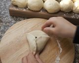 A picture of step 3 of Spinach Pies with 10-Minute Dough.