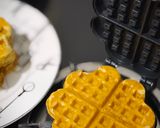 Foto langkah ke 4 dari resep Waffle Simple.