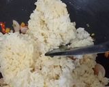 Foto langkah ke 5 dari resep Nasi goreng telur Korea (viral).