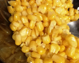 Foto del paso 1 de la receta: Quesadillas queso-choclo fácil y rápido 🧀🌽 (individual)