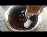 صورة لخطوة 6 من وصفة كيكة الشوكولاتة بالمقلاة دون الحاجة للفرن 🍫