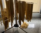 Foto del paso 1 de la receta: Pasta casera con salmón y camarones