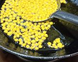 A picture of step 4 of Boondi ladoo.