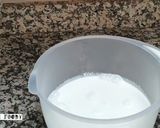 Une image de l'étape 2 de Glace au mousse au chocolat.