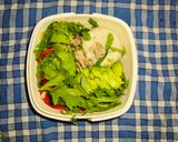 Foto del paso 3 de la receta: Ensalada de aguacate con comida envasada saludable