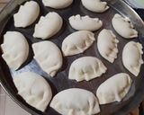 Foto del paso 5 de la receta: Empanadas de atún caseras 🐟🥟