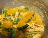รูปขั้นตอนการทำที่ 3 ของ แกงเผ็ดกะทิฟักทองอกไก่