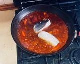 Foto del paso 2 de la receta Merluza congelada en salsa de tomate