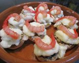 Foto del paso 3 de la receta: Champiñones al horno con gambas rojas