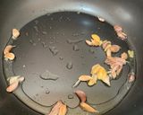 รูปขั้นตอนการทำที่ 1 ของ ผัดพริกแกงหมูใส่พริกหยวก