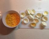 Foto del paso 1 de la receta: Huevos rellenos de atún