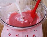 A picture of step 6 of Creamy Strawberry Milk Jelly Pudding.
