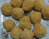 Foto langkah ke 3 dari resep Bola-bola kentang keju.