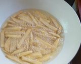 Foto del paso 2 de la receta: Lenguado a la plancha acompañado de arroz y papas fritas