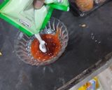 Foto langkah ke 3 dari resep Mie menggulung sosis goreng krispi.