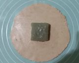 Foto langkah ke 2 dari resep 180. Snowskin mooncake isi mochi bunga telang.