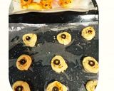 A picture of step 5 of Pinwheel pizza.