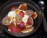 Foto del paso 6 de la receta: Compotera de piononono con higos, uvas y falsa crema