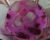 Foto langkah ke 2 dari resep Smoothies Buah Naga Tomat.
