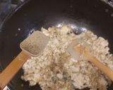 A picture of step 2 of چکن چیز سموسہ.