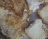 A picture of step 4 of Bread egg omlette.