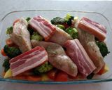 Csirkemell, fűszeres zöldségágyon recept fázis 3 fotója