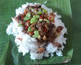 Foto langkah ke 3 dari resep Nasi Bakar Cumi Asin Pete.