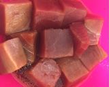 Foto del paso 1 de la receta: Atún en salsa picante 🌶 con almejas