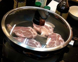 黑胡椒醬松坂豬（豆油伯缸底醬油食譜）的食譜步驟1照片
