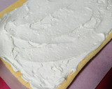Foto del paso 8 de la receta: Brazo gitano de fresas con nata